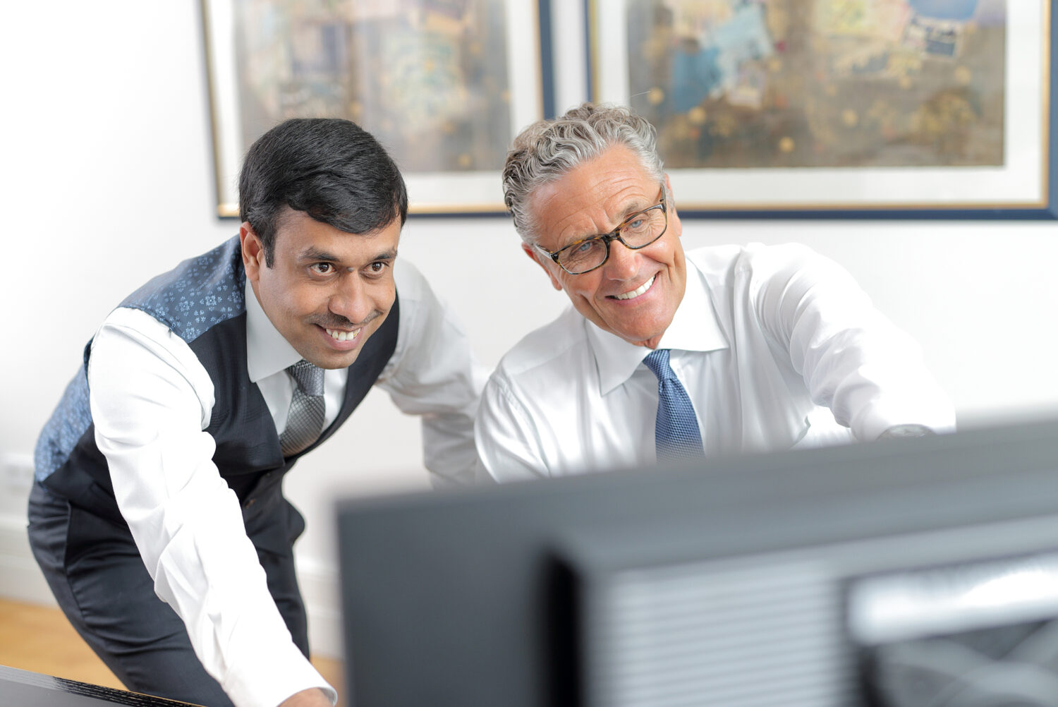 Freuen Sie sich über eine sichere Geldanlage, bei der Sie kräftig Steuern sparen können.