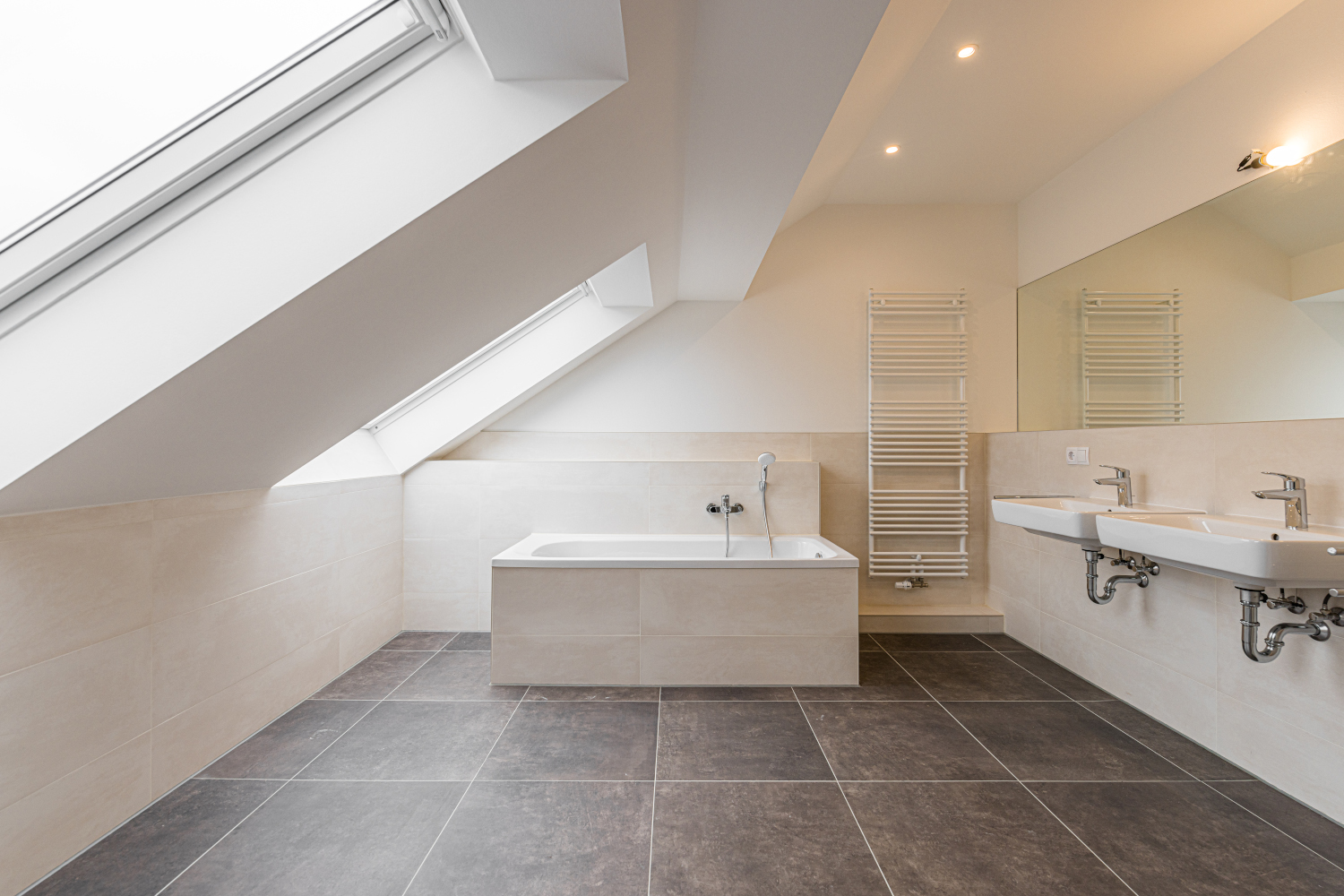 Möchten Sie eine Denkmalimmobilie kaufen, dann vertrauen Sie auf die modern sanierten Liegenschaften von Sallinger Frankfurt.